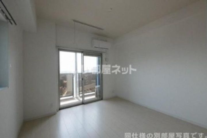 LIFEFIELD諸岡IIの居間