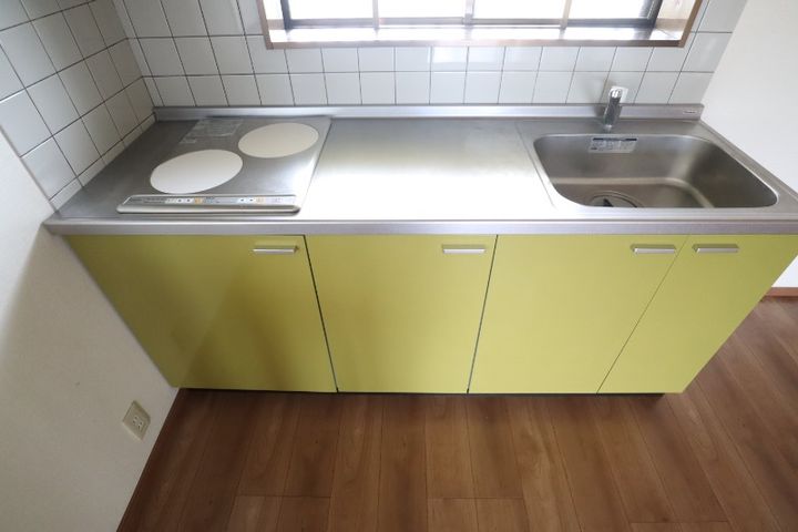 岡山県倉敷市中庄の賃貸アパートのキッチン