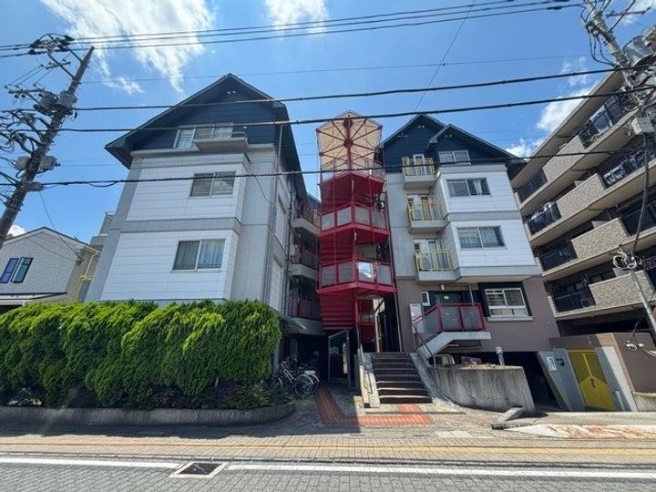 コープ愛宕の外観