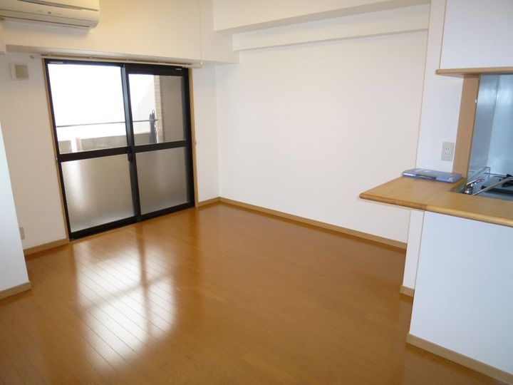 サンシャイン土器屋の居間