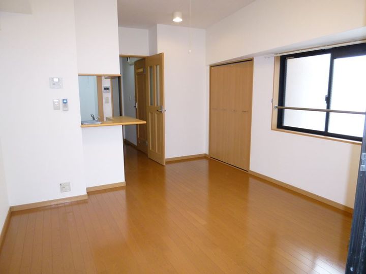 サンシャイン土器屋の居間