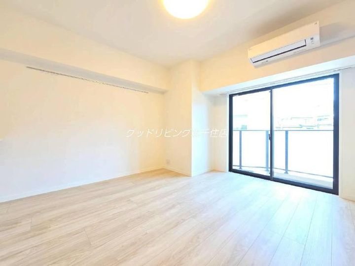 アジールコート町屋の居間