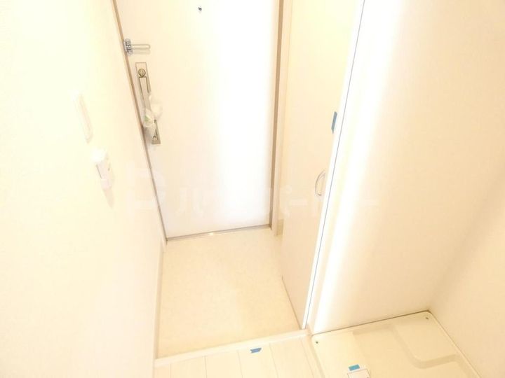 千葉県船橋市東船橋1(アパート)の賃貸物件の玄関