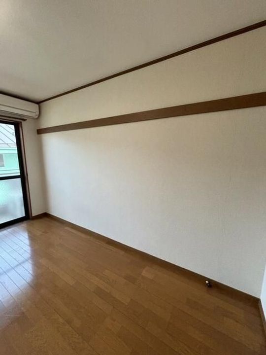ミケル白百合IIの内装