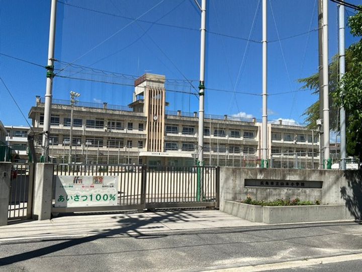 サンフィールドの周辺