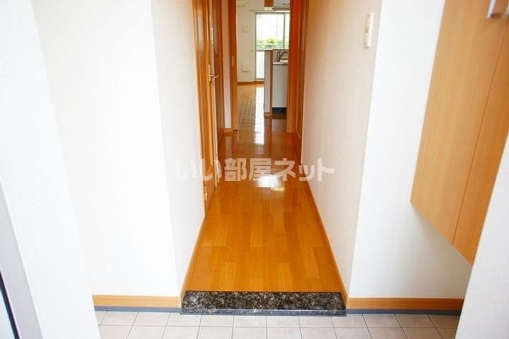 埼玉県越谷市千間台西3(マンション)の賃貸物件の玄関