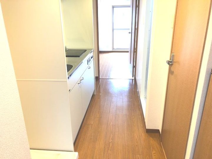 グリーンメイプル衣笠の玄関