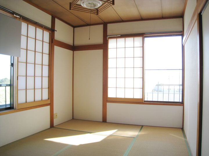 後藤アパートの居間