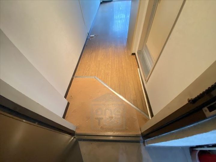 メゾン別府の玄関