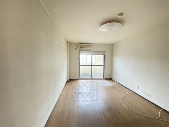 メゾン別府の居間