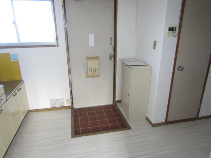 綾ノ内パナハイツの玄関