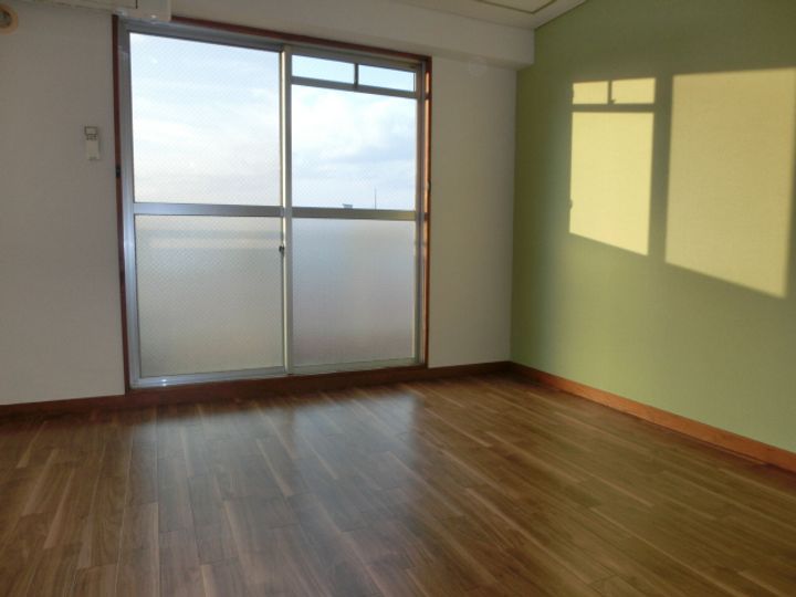 兵庫県姫路市増位本町2(アパート)の賃貸物件の居間