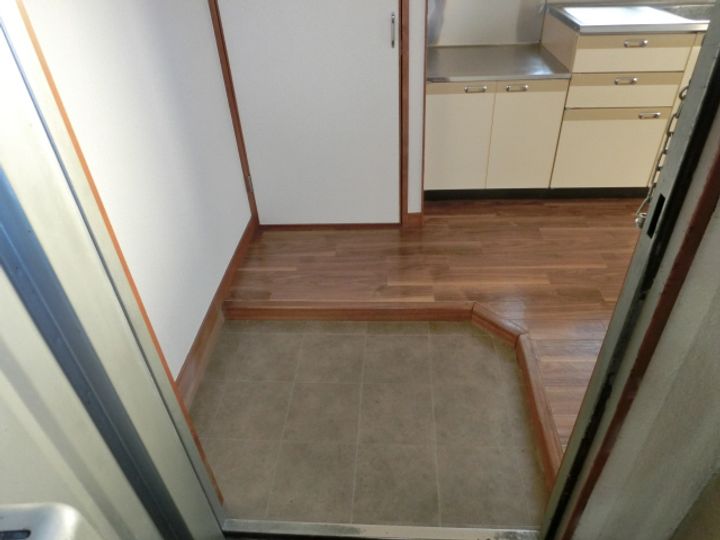 兵庫県姫路市増位本町2(アパート)の賃貸物件の玄関