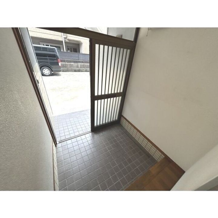 エストメール小信の玄関