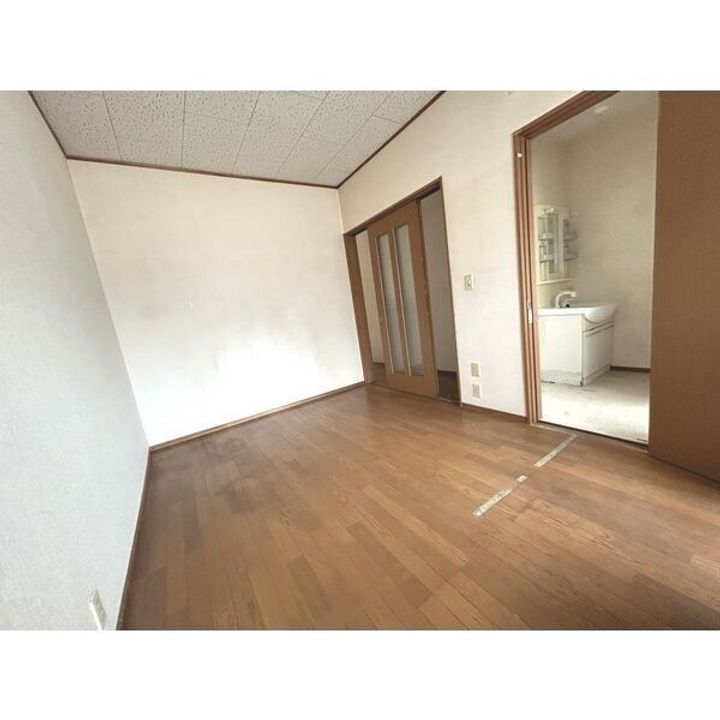 エストメール小信の居間