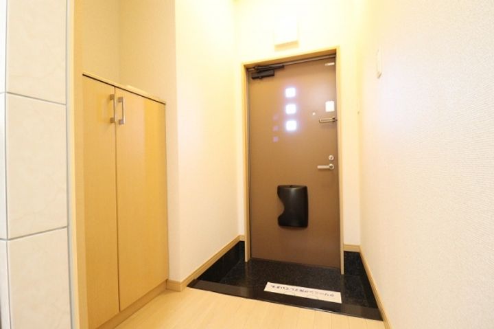 エバー・SATOの玄関
