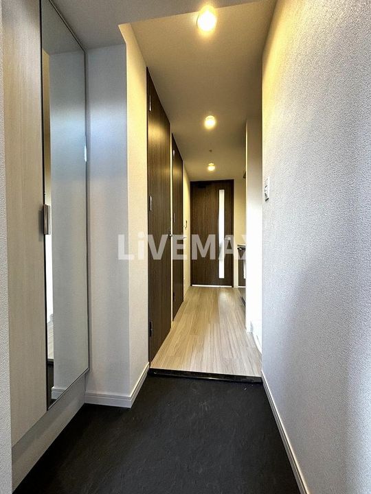 プレサンス大須観音フィエスタの玄関