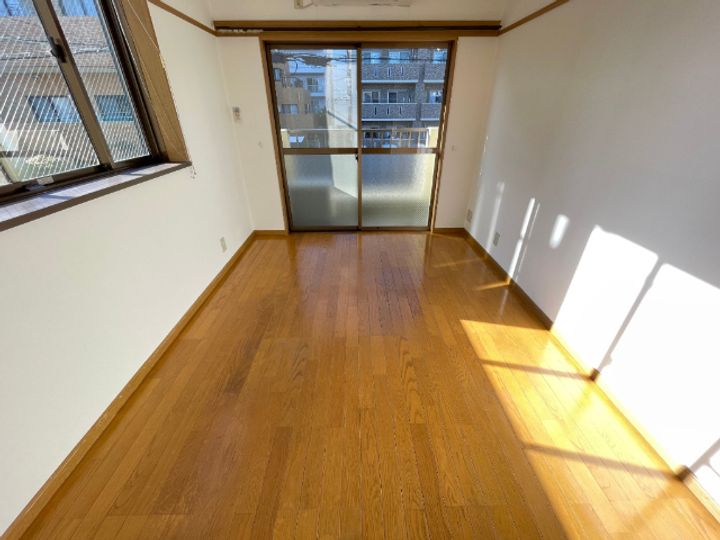 サンライズ馬渕の居間