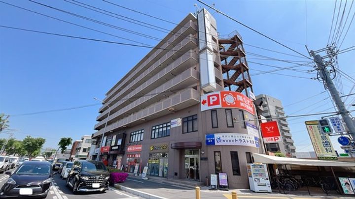 トラストビルの外観