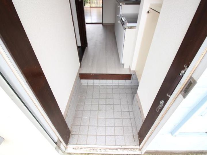 ロアール天王台壱番館の玄関