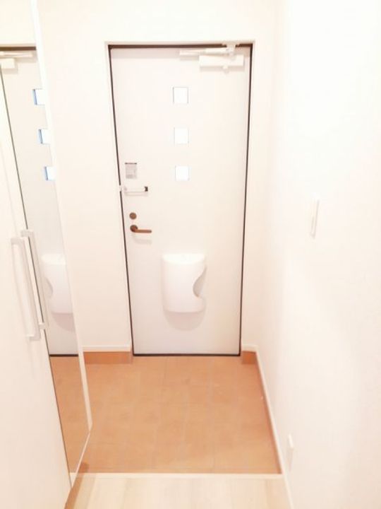 群馬県伊勢崎市茂呂町1(アパート)の賃貸物件の玄関