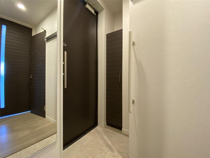 Arc-en-ciel A&Eの玄関