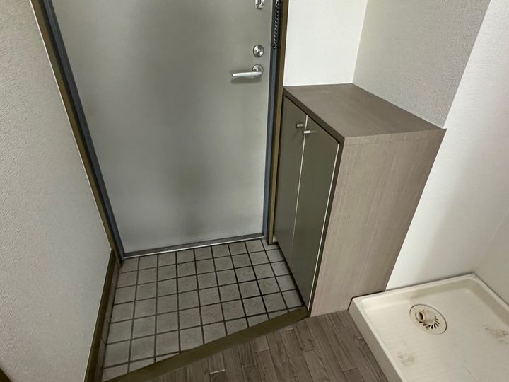 カワシマビルの玄関