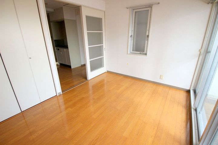 オダビルの内装