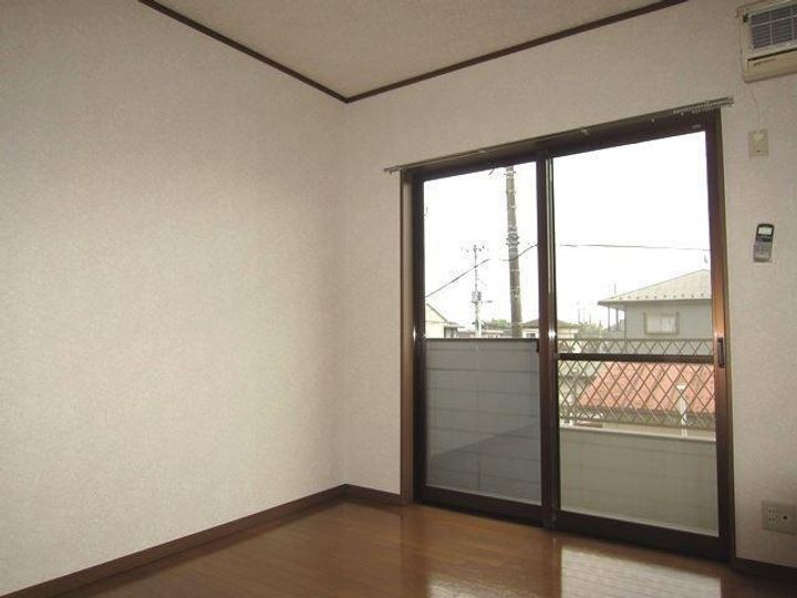 アーバンハイムサトーの居間