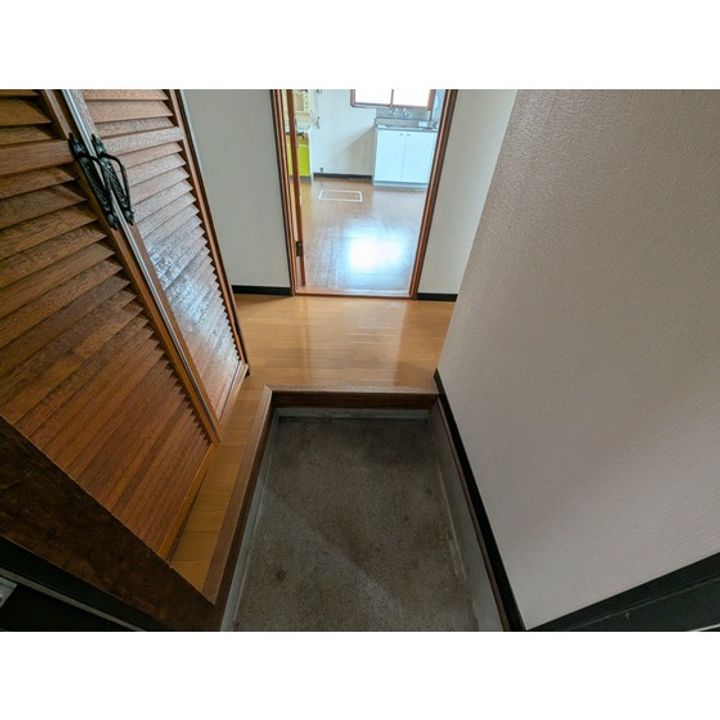 コーポカタオカの玄関