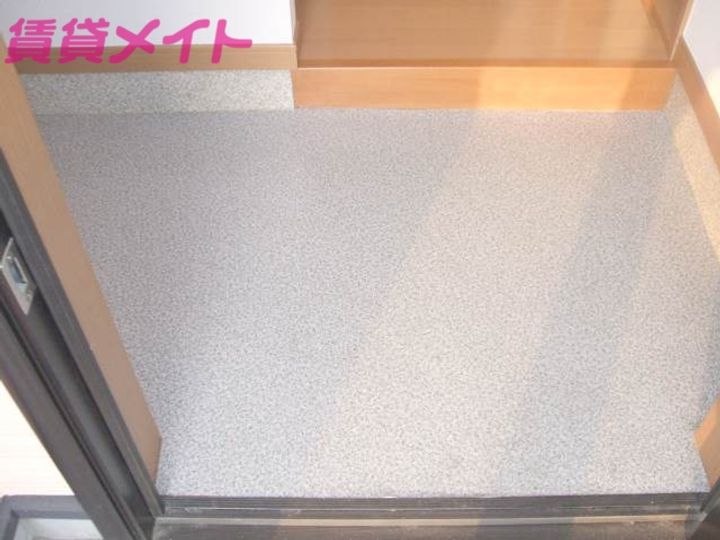 三重県伊勢市上地町(一戸建)の賃貸物件の玄関