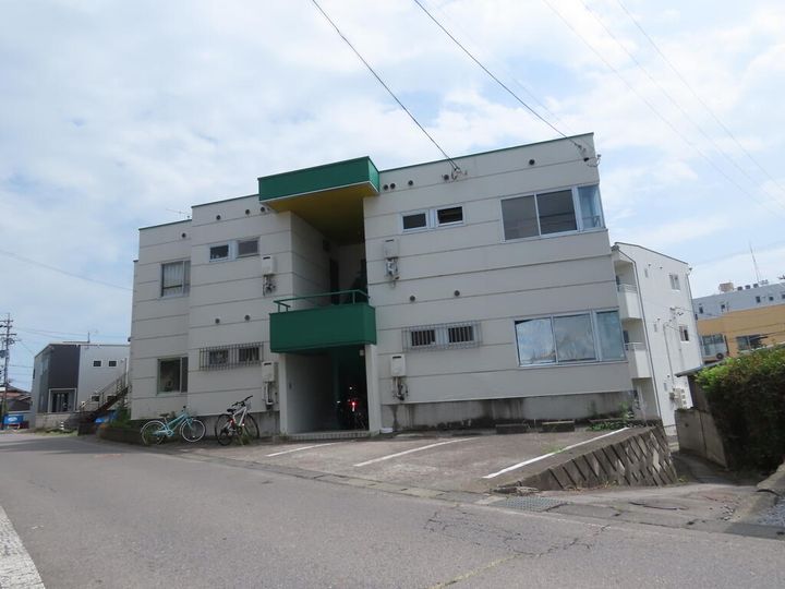 長野県上田市踏入2(アパート)の賃貸物件の外観