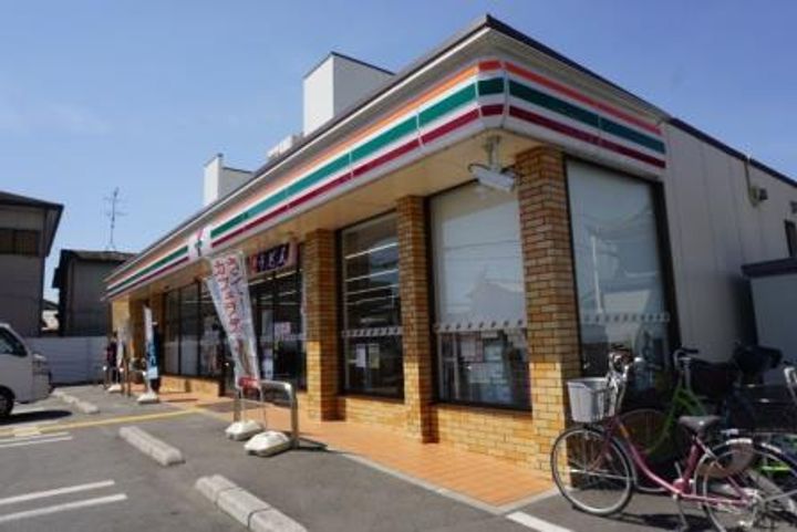 リバーサイド100の周辺