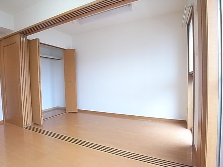 エルスタンザ子平町の内装
