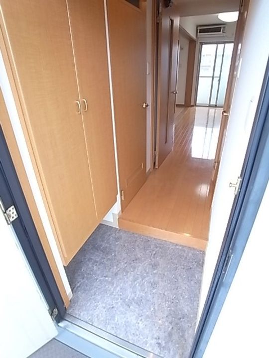 エルスタンザ子平町の玄関
