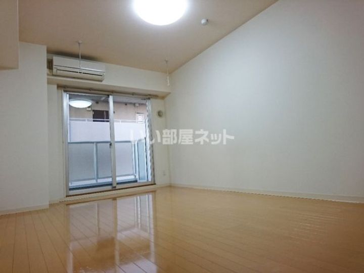 埼玉県越谷市南越谷4(マンション)の賃貸物件の居間