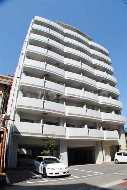 ルクレ新大阪レジデンスの外観