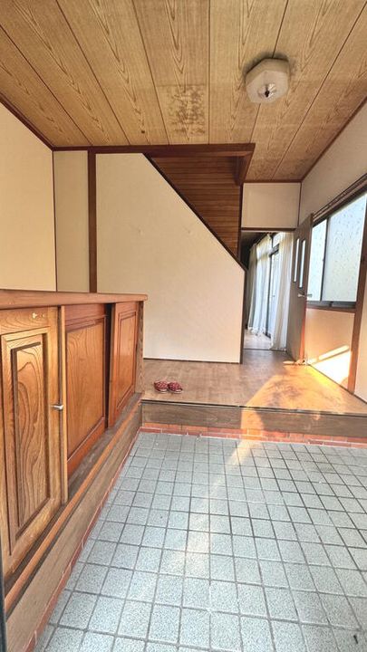 広島県広島市安芸区中野東2(一戸建)の賃貸物件の玄関