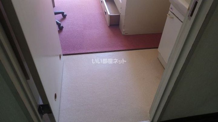 ドーミー赤池の玄関