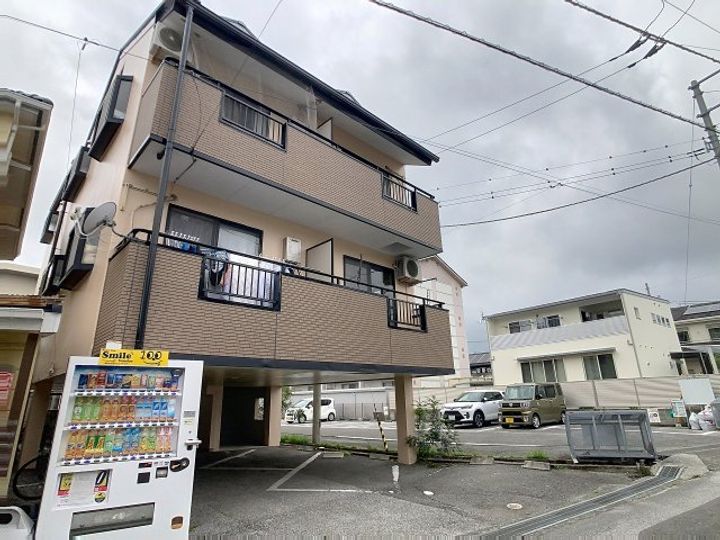 岩崎ハイツIIの外観
