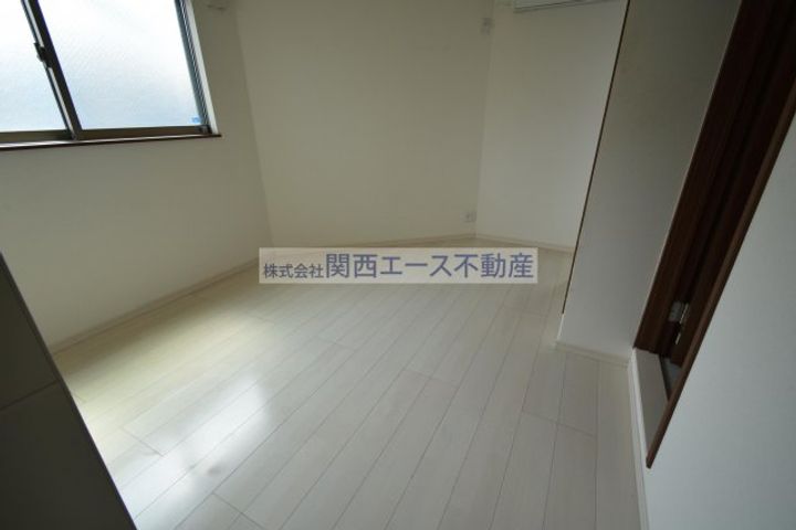 LISソフィア大東の居間