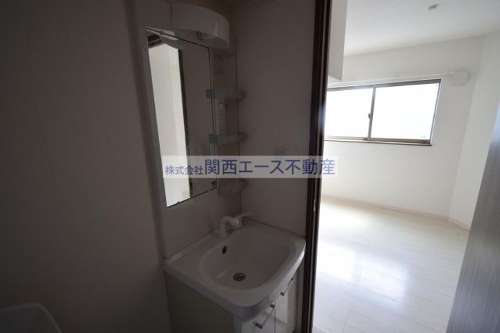 LISソフィア大東の内装