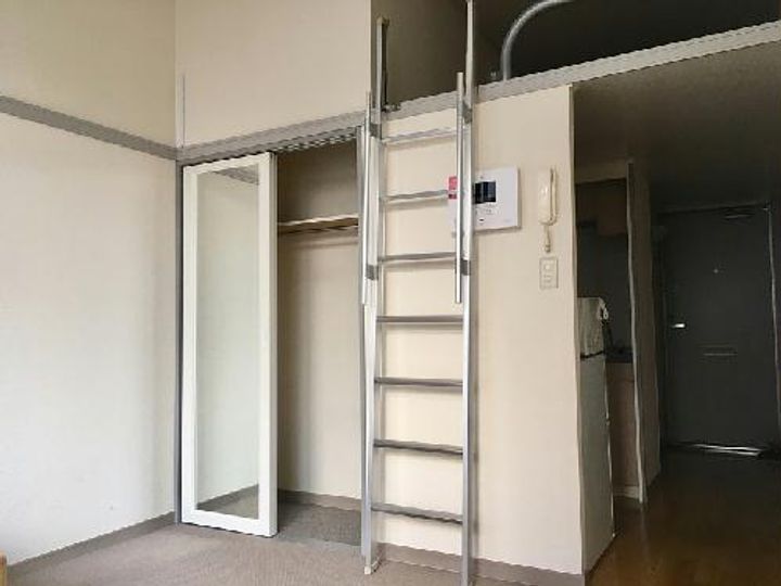 レオパレスNANAKIIの居間