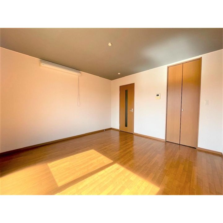 サンライフタカクワ Bの居間