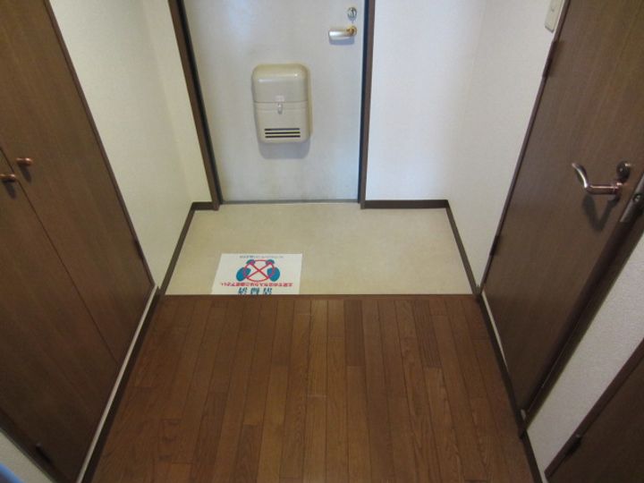 フレンテ大宮の玄関