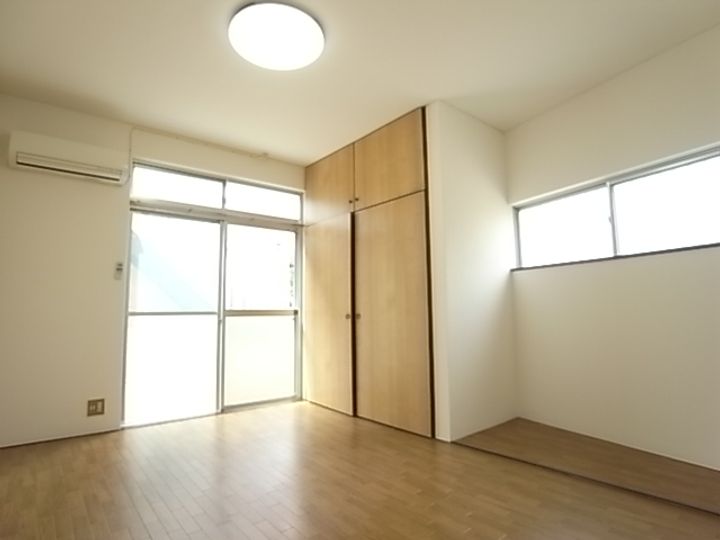 コーポ中村の居間