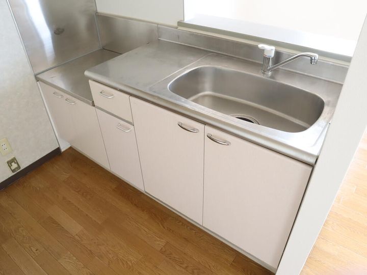 岡山県岡山市南区福成3(アパート)の賃貸物件のキッチン
