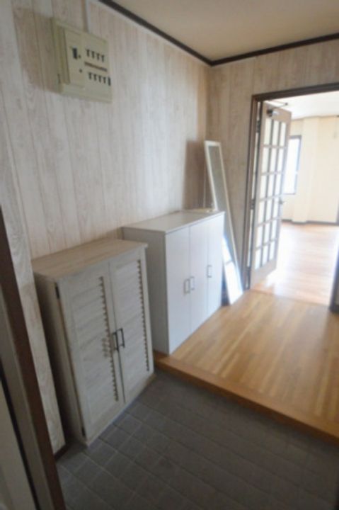 中山ビルの玄関