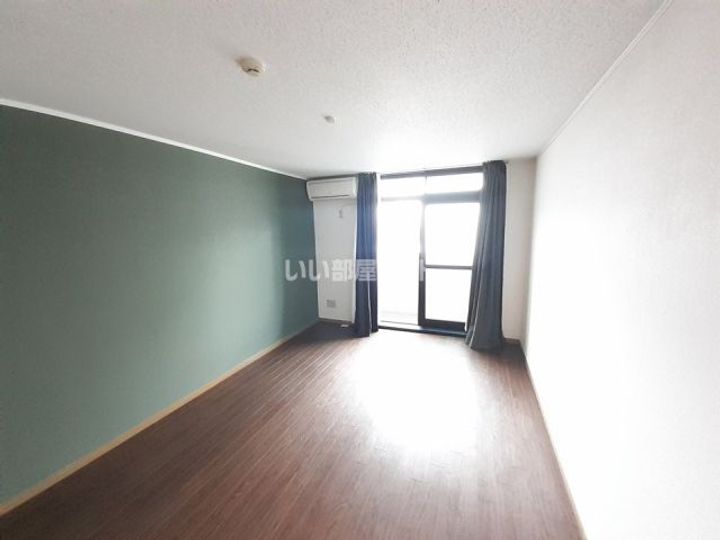 ガジェットハウスIIIの居間