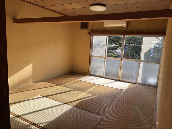 タウンハウスアタゴ 1号棟の居間